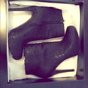 Report Signature Platform Booties